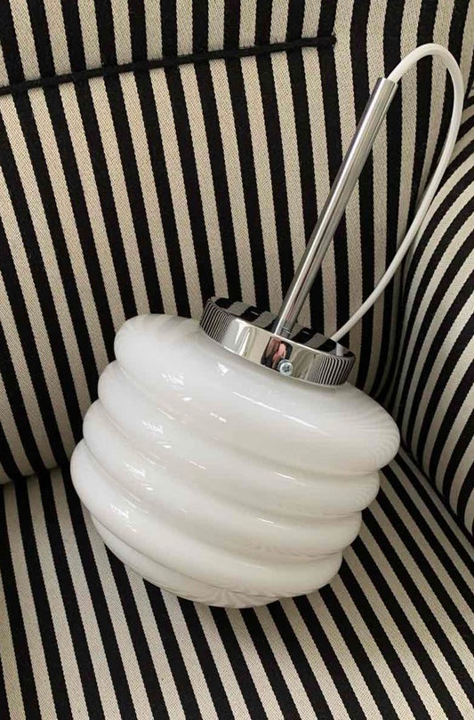 Hvid vintage opaline loftlampe