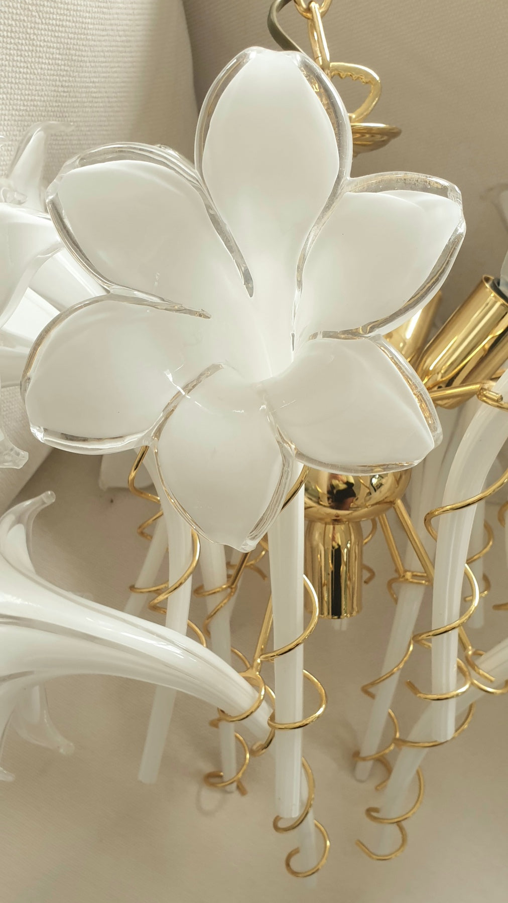 Franco Luce brass chandelier with mouth-blown Murano lilies