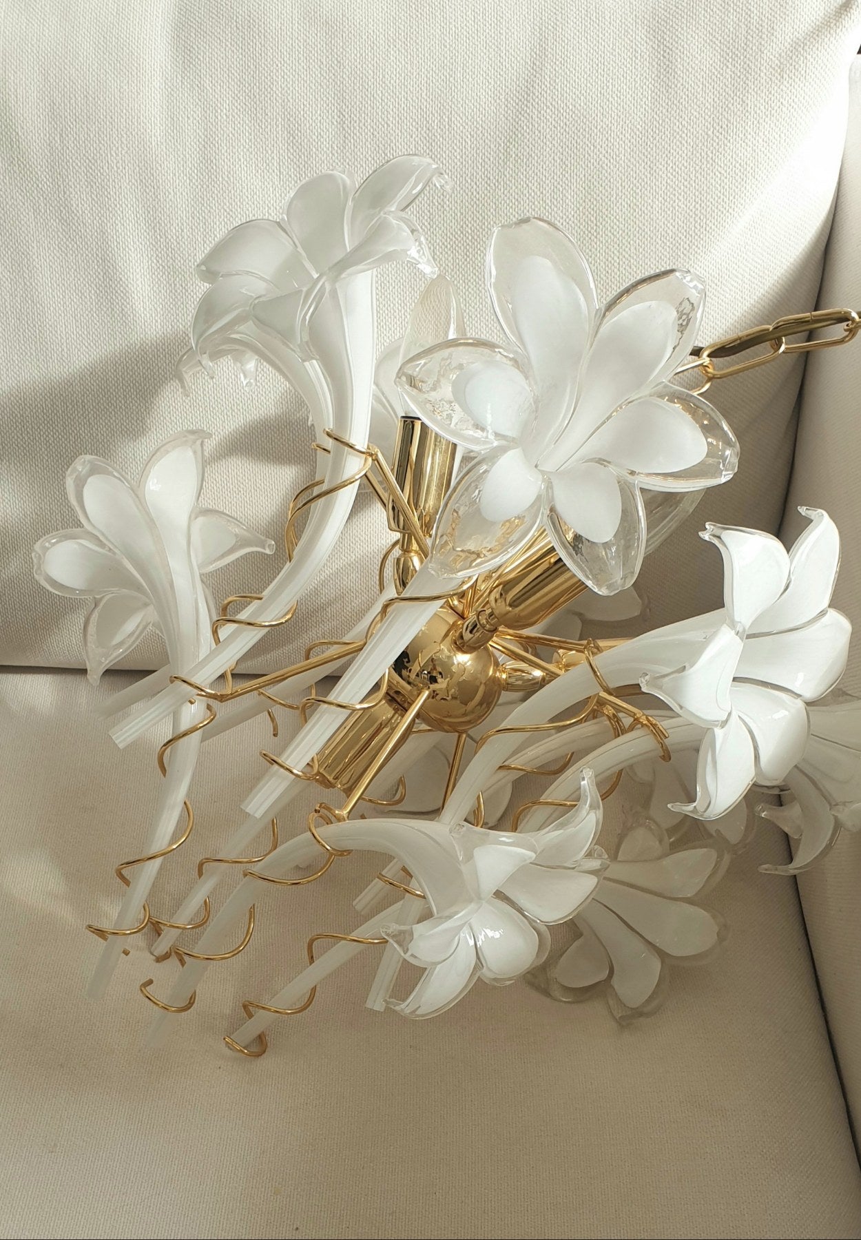 Franco Luce brass chandelier with mouth-blown Murano lilies